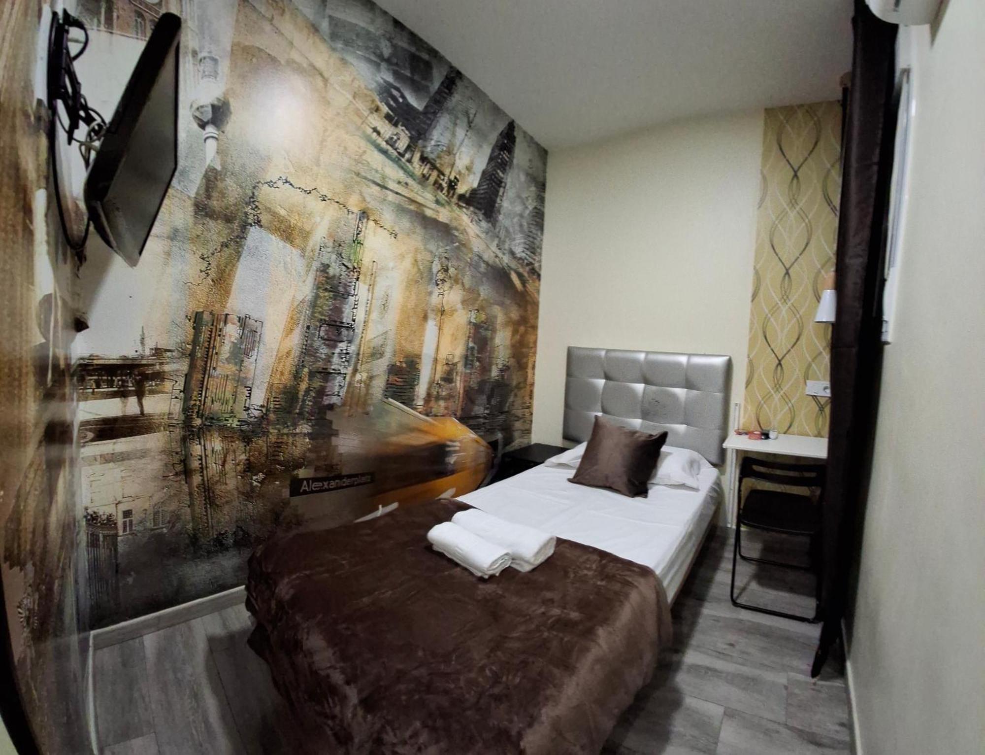 Ch Cruz Madrid Hotel Екстериор снимка