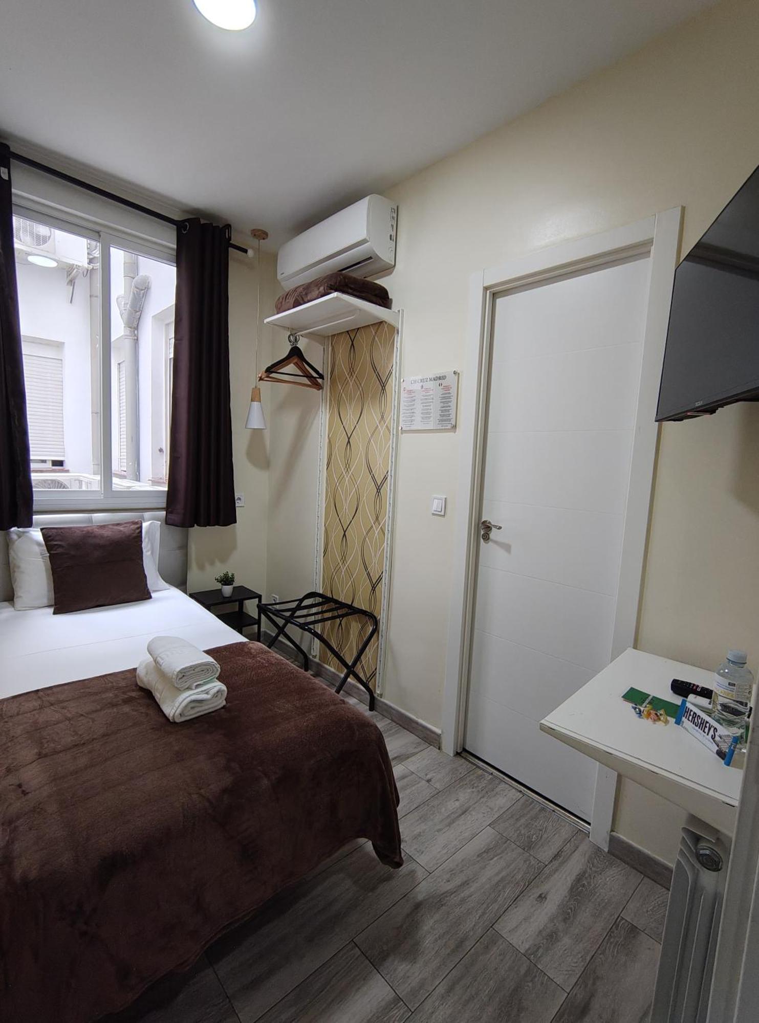 Ch Cruz Madrid Hotel Екстериор снимка