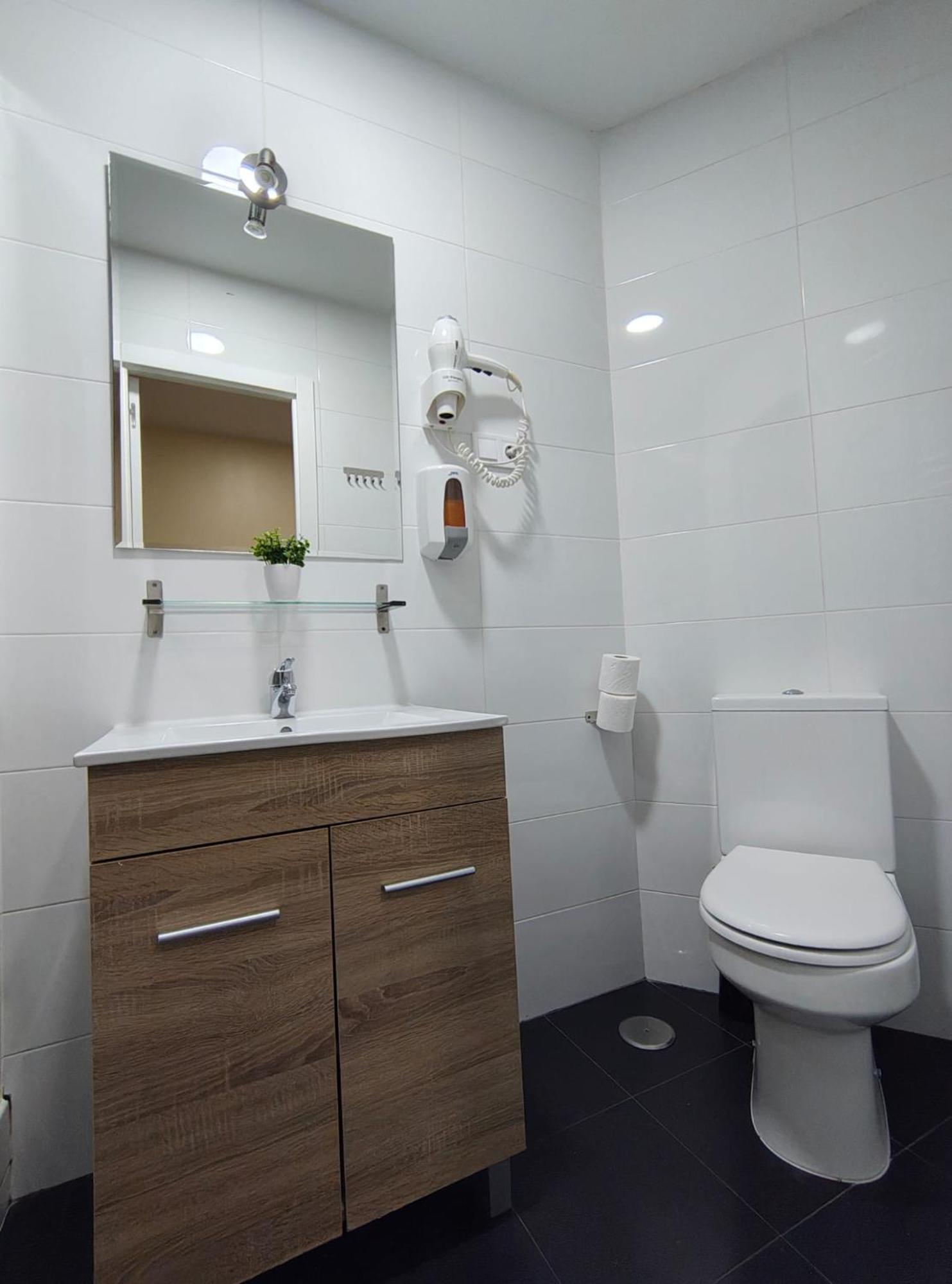 Ch Cruz Madrid Hotel Екстериор снимка