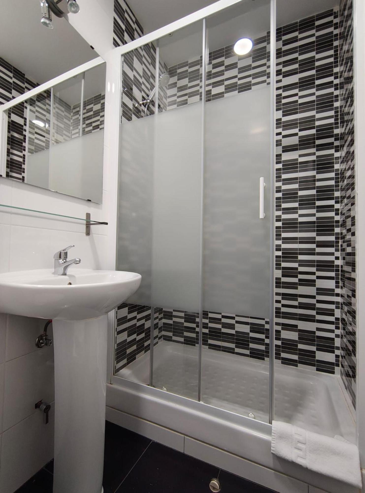 Ch Cruz Madrid Hotel Екстериор снимка