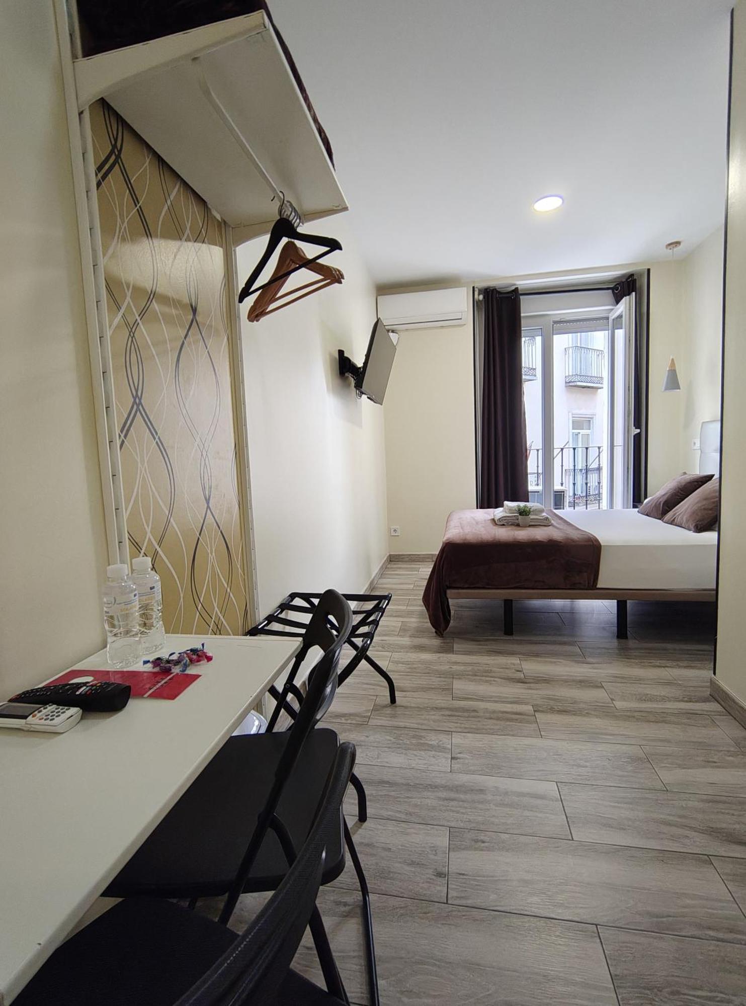 Ch Cruz Madrid Hotel Екстериор снимка